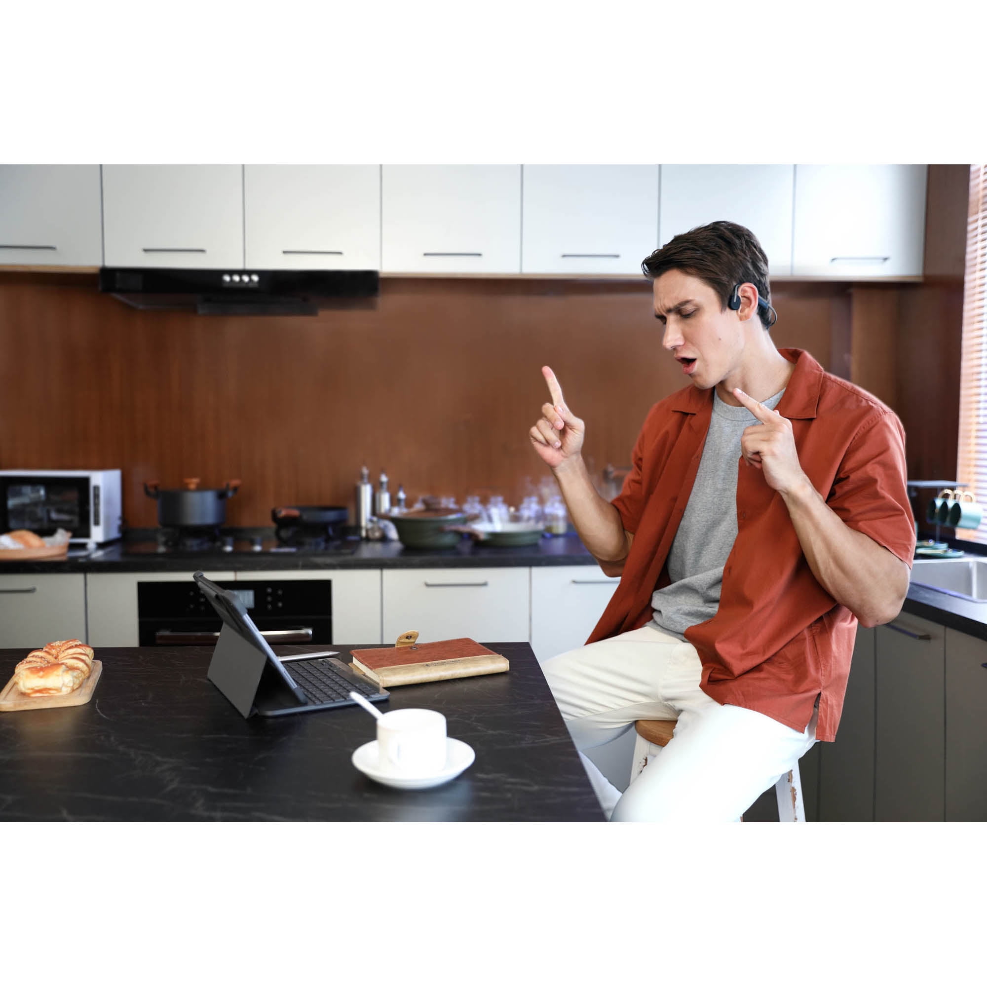 Shokz OpenMove - Design à Oreilles Ouvertes - Écouteurs Bluetooth pour le Sport - Gris