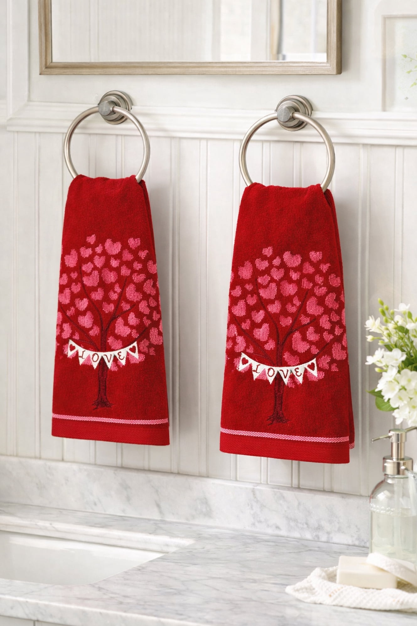 Celebrate  Valentine Bath Hand Towels Red Tree of Love Hearts Bathroom 2 Pieces