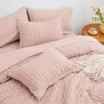 thumbnail image 4 of Set de edredón Love's cabin Seersucker Pink Twin, 5 piezas, 4 of 5