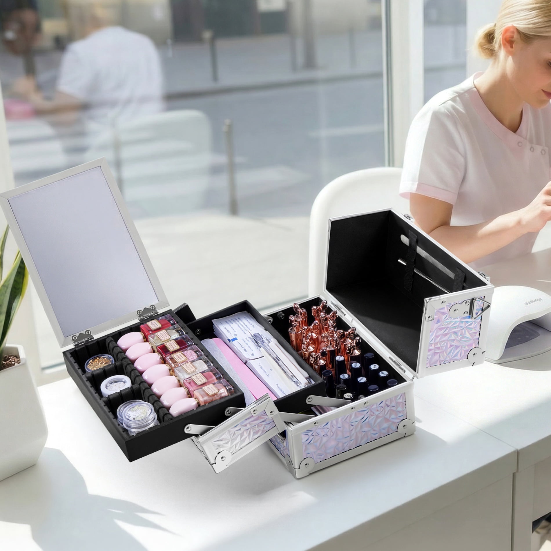 Alden Design Lockable Makeup Train Case with Mirror and 2 Trays, Silver