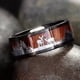 thumbnail image 1 of Anillos para mujer, regalos para mujer, anillo negro con incrustaciones de madera, anillo de ciervo, anillo de boda para hombre, anillo de acero de titanio, 1 of 4