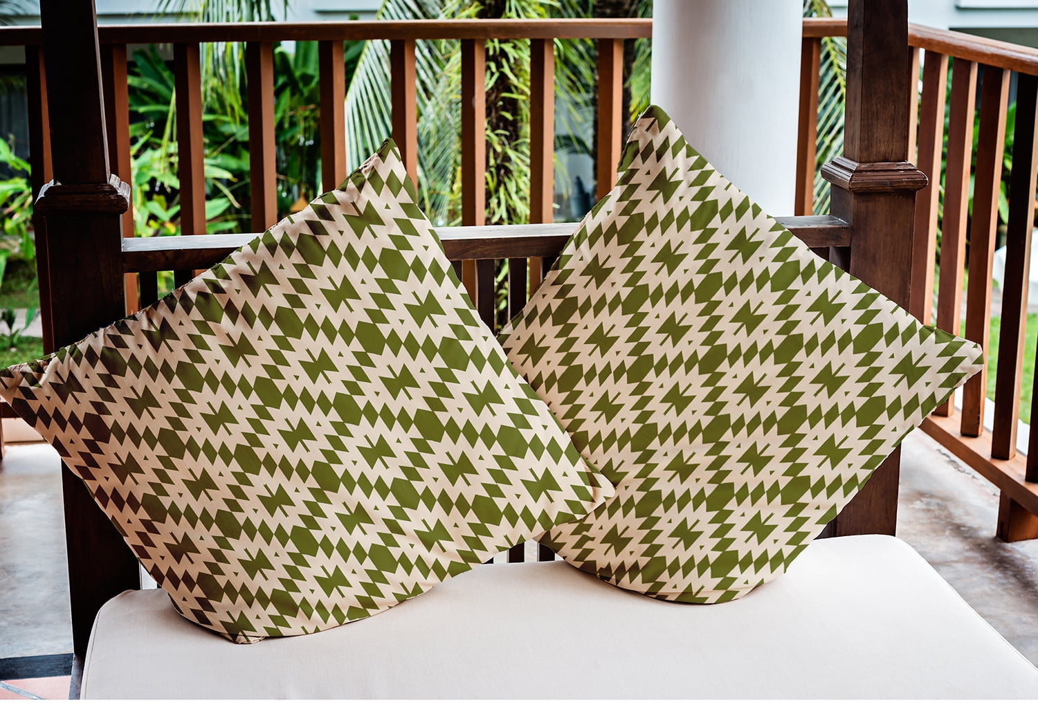 Simply Daisy 18" x 18" Geo Craze Indoor/Outdoor Polyester Throw Pillow, Olive