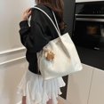 thumbnail image 2 of Bolso de cubo portátil de gran capacidad, moderno y versátil, para mujer, primavera y verano 2025, nuevo bolso de hombro bajo el brazo de color sólido simple de estilo coreano., 2 of 5