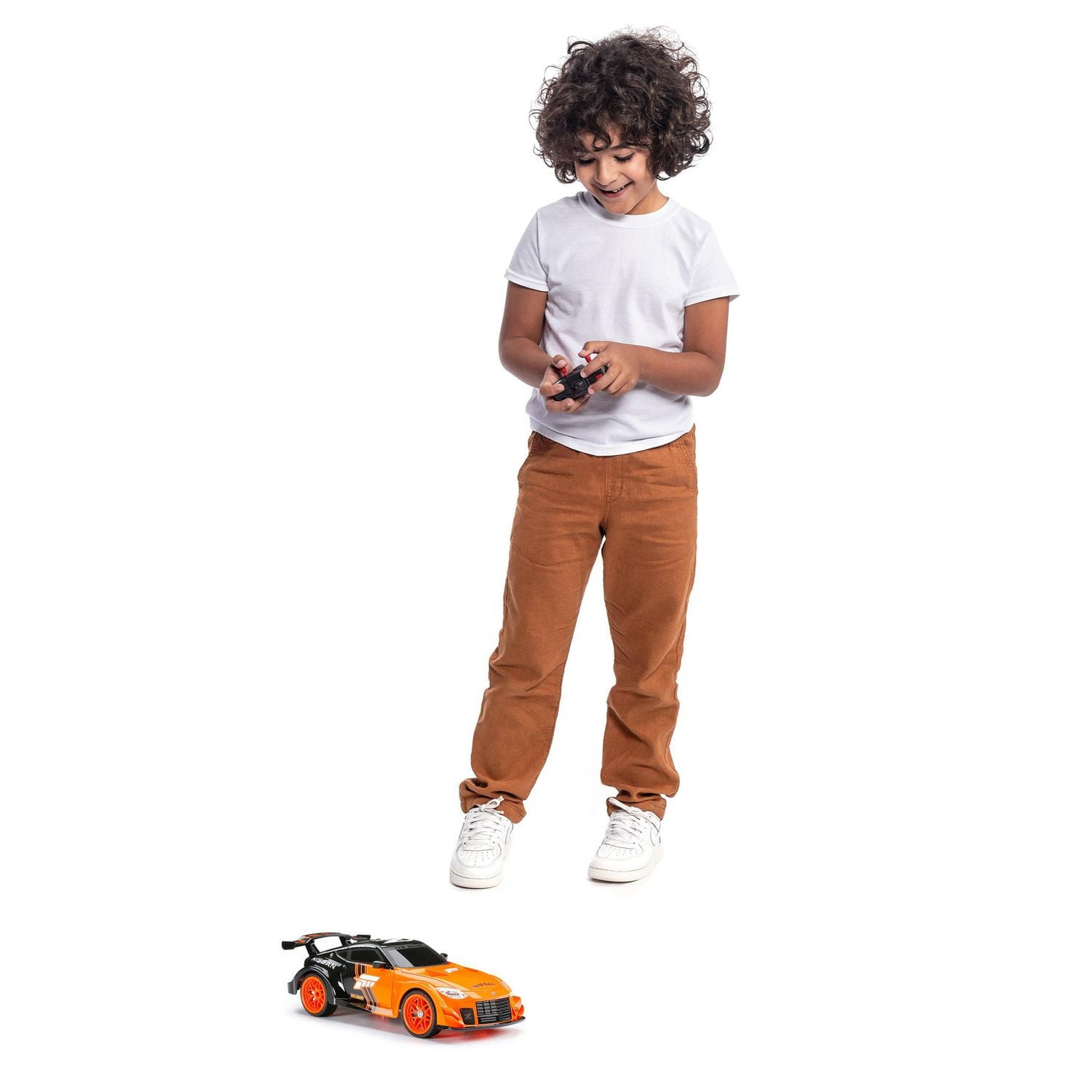 New Bright Voiture de sport Radio Commandée Forza Nissan Z à l'échelle 1/16