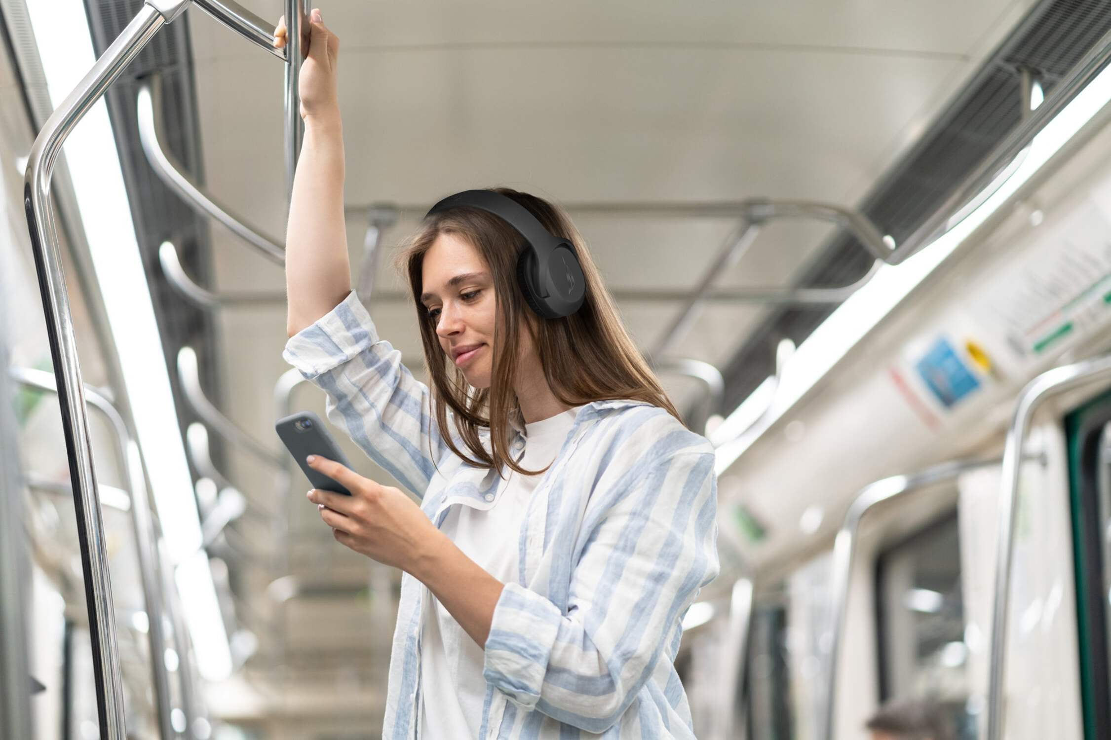 NAUTICA H200 BLUETOOTH STEREO HEADPHONE - 20 HOURS PLAYTIME - ANC - FOLDABLE - 5.3 - HANDSFREE - WHITE (LANE C RACK 8 - NAUTICA#64)
