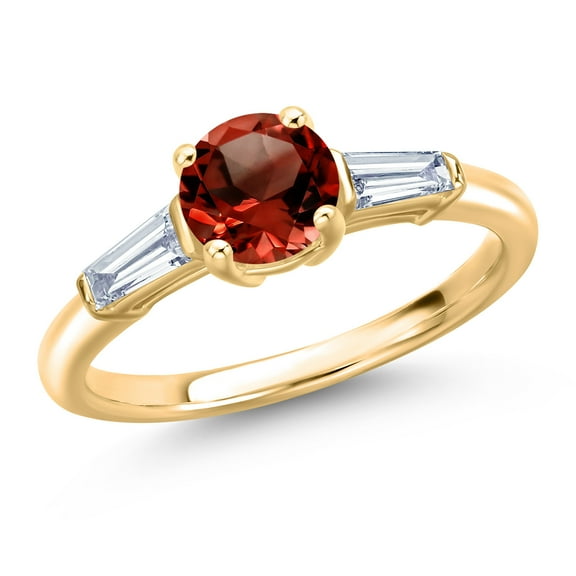 Gem Stone King 10K Yellow Gold Red Garnet and Lab Grown Diamond Engagement Ring for Women | 1.50 Cttw | Round 6.5MM | Gemstone January Birthstone | Size 8