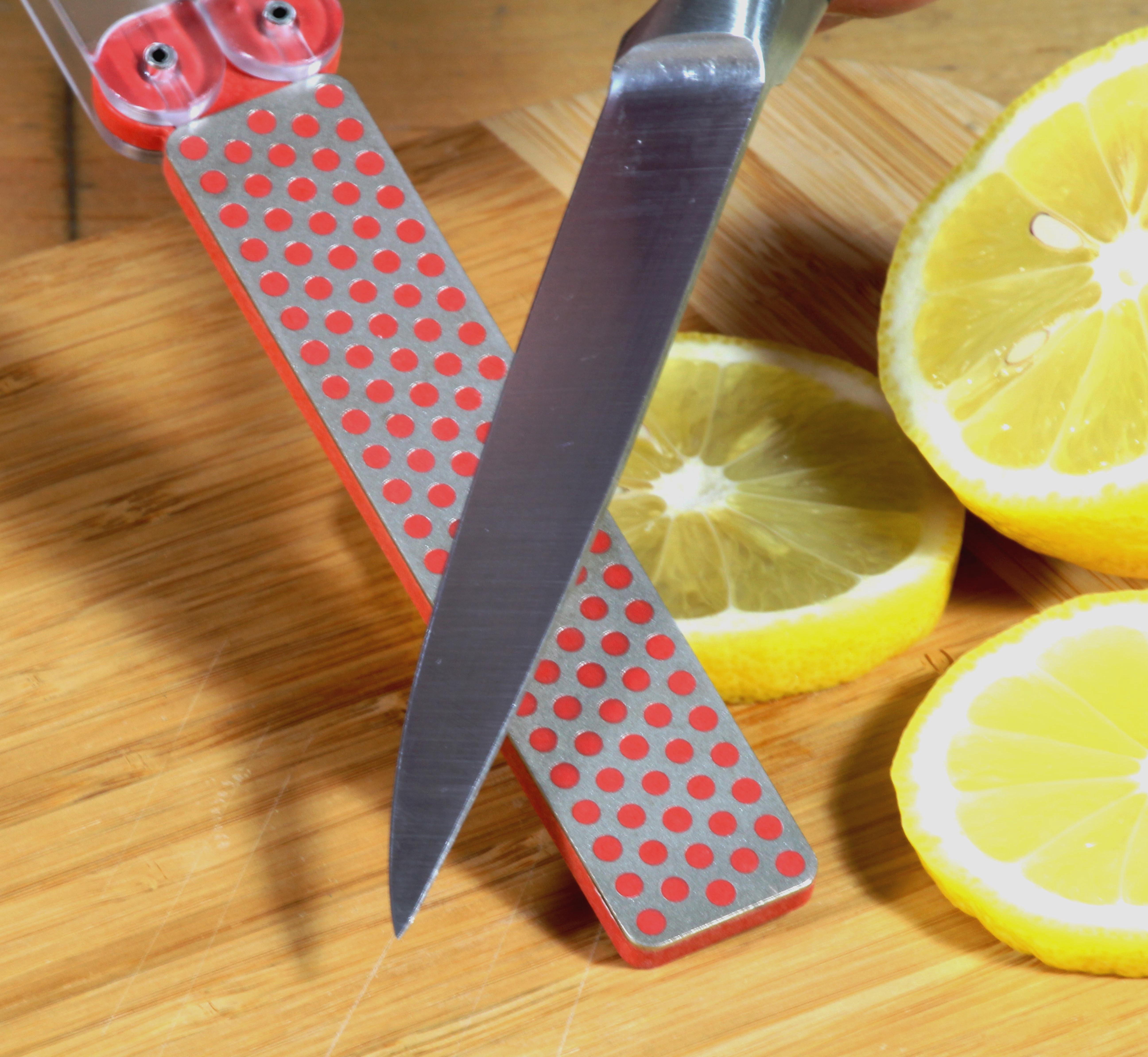 DMT Diafold Sharpener for Knives, Single-Sided Diamond Whetstone, Folding, Fine, Red