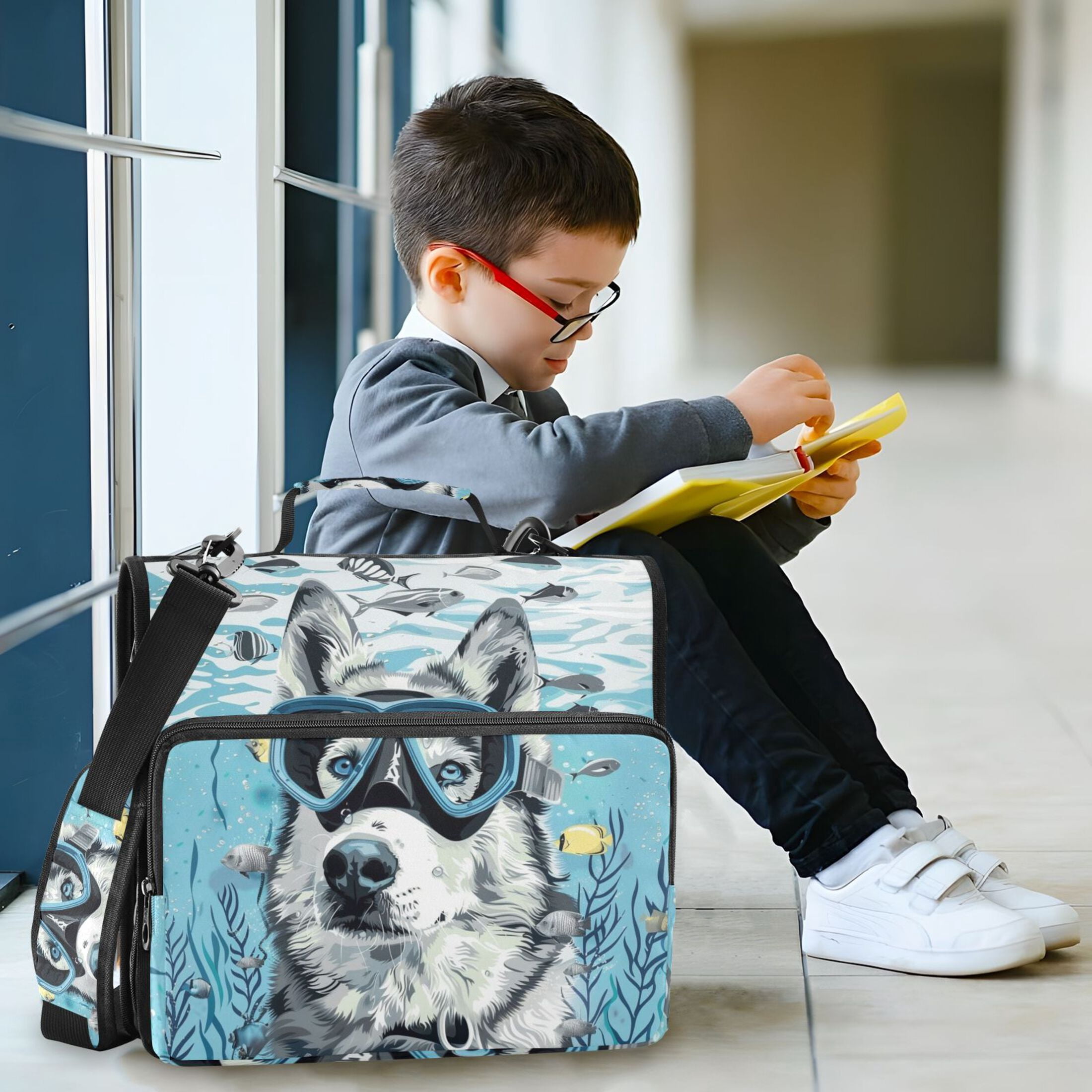 3 Ring Zipper Binder with Shoulder Strap Waterproof Trapper Keeper 2 Inch D-Ring 500 Sheets Capacity Dog Diver in Sea
