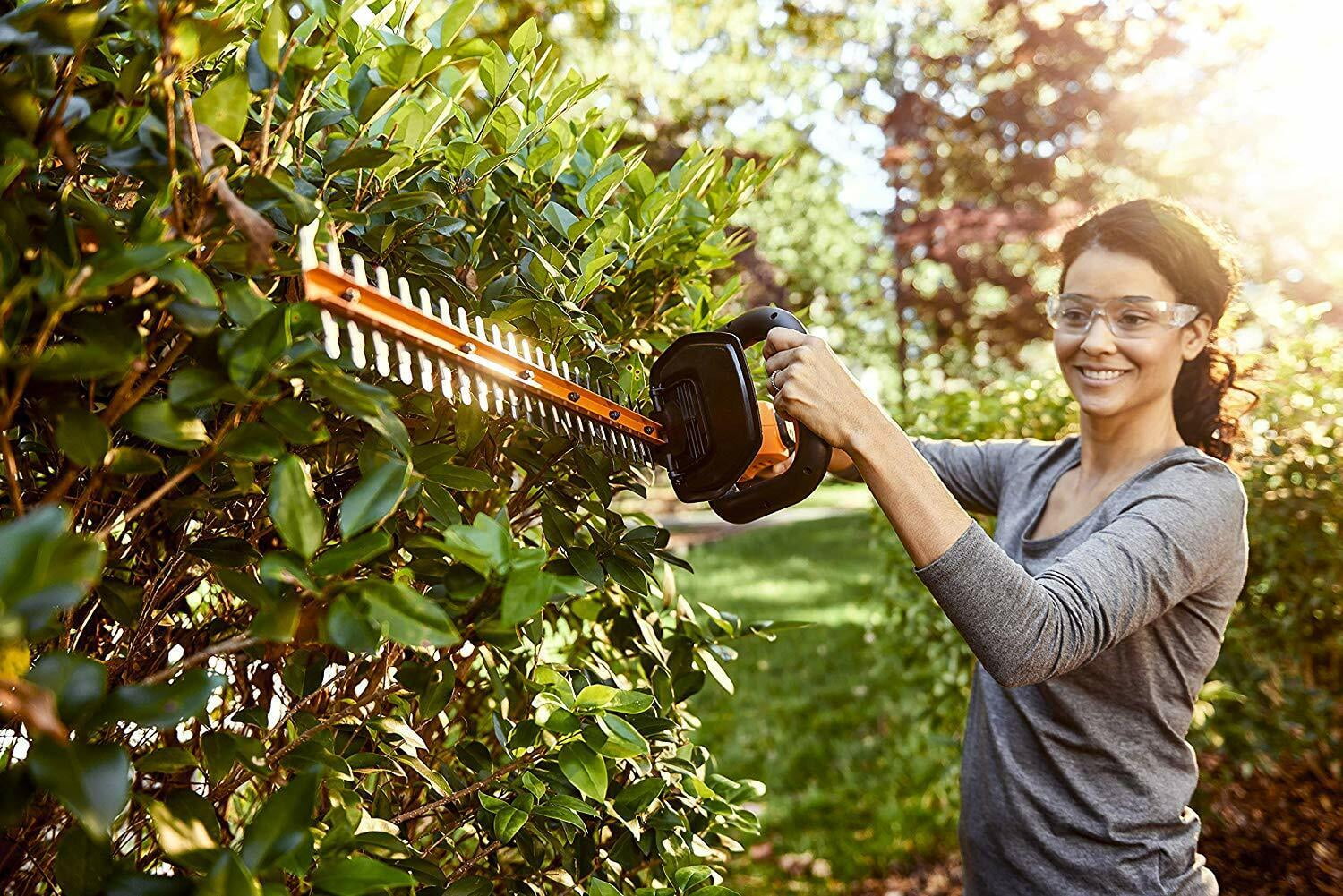 Best Buy: WORX 20V Power Share Cordless 22 Hedge Trimmer Black WG261