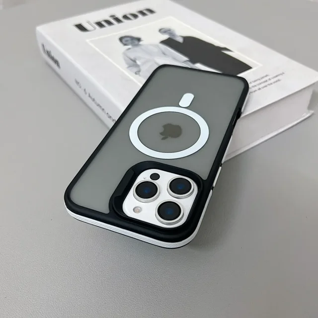 Funda de lujo con armadura translúcida mate de Color magnético a prueba de golpes para iPhone 11 12 13 14 15 16 ProMax Magsafe cubierta de carga inalámbrica