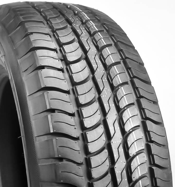 Fuzion SUV 215/70R16 100H A/S Touring Tire