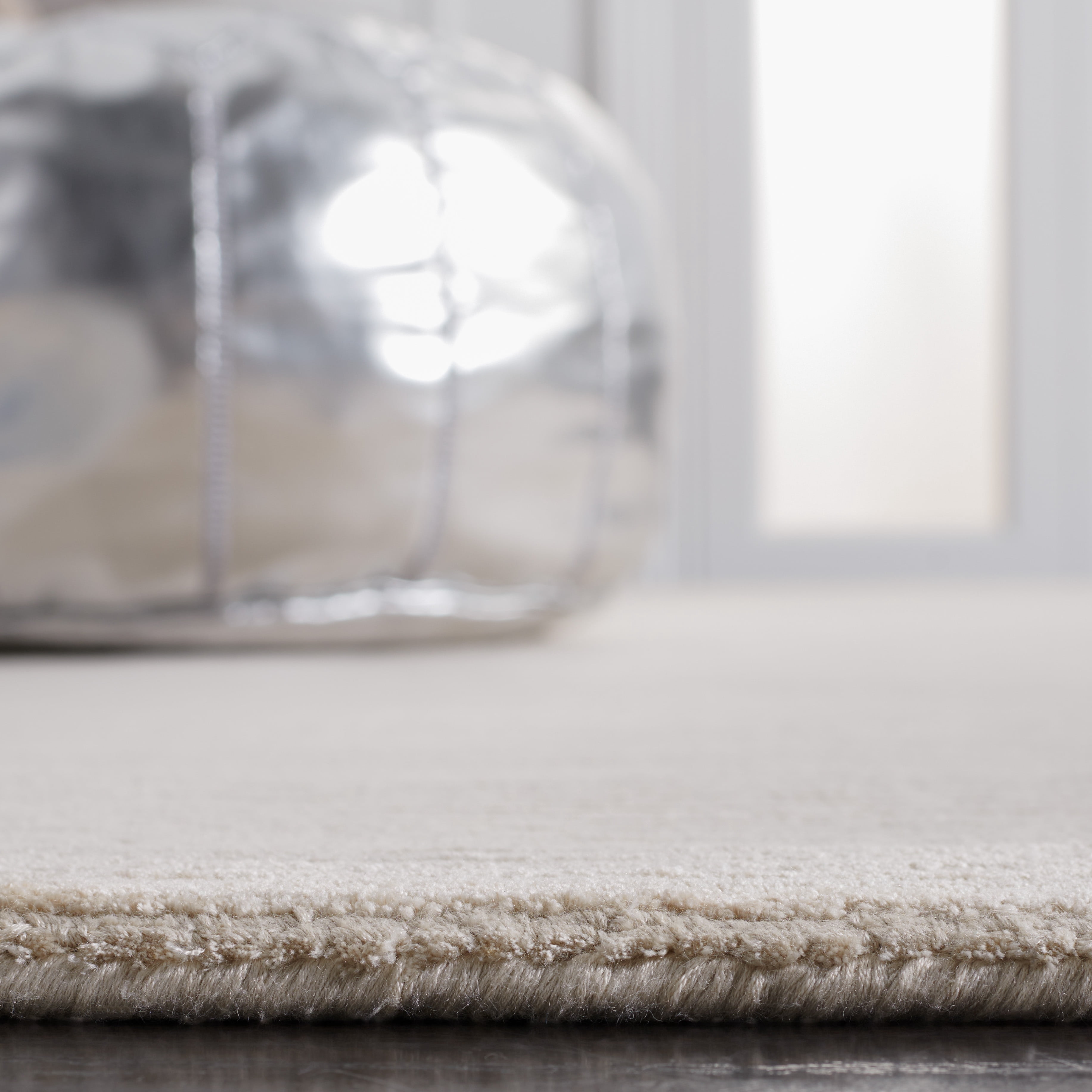Safavieh Mirage Peregrine Solid Area Rug, Beige, 9' x 12'