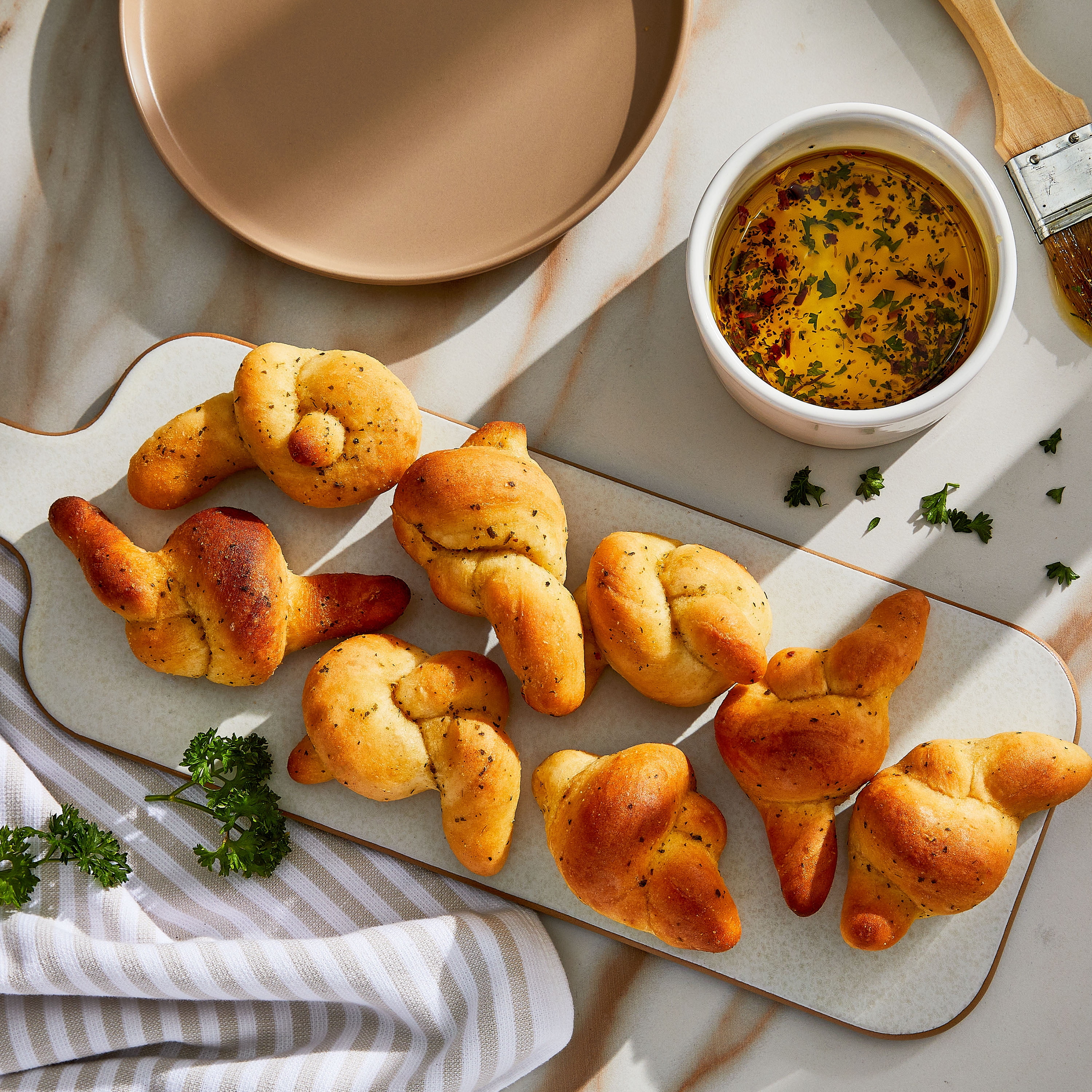 Marketside Savory Hand-Tied Garlic Knots, 10.4 oz, 8 Count