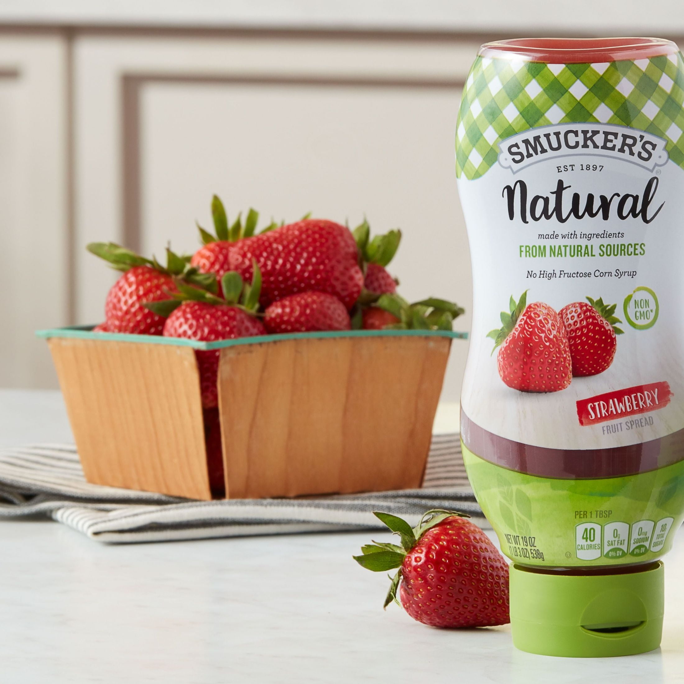 Smucker's Natural Strawberry Squeezable Fruit Spread, 19 oz
