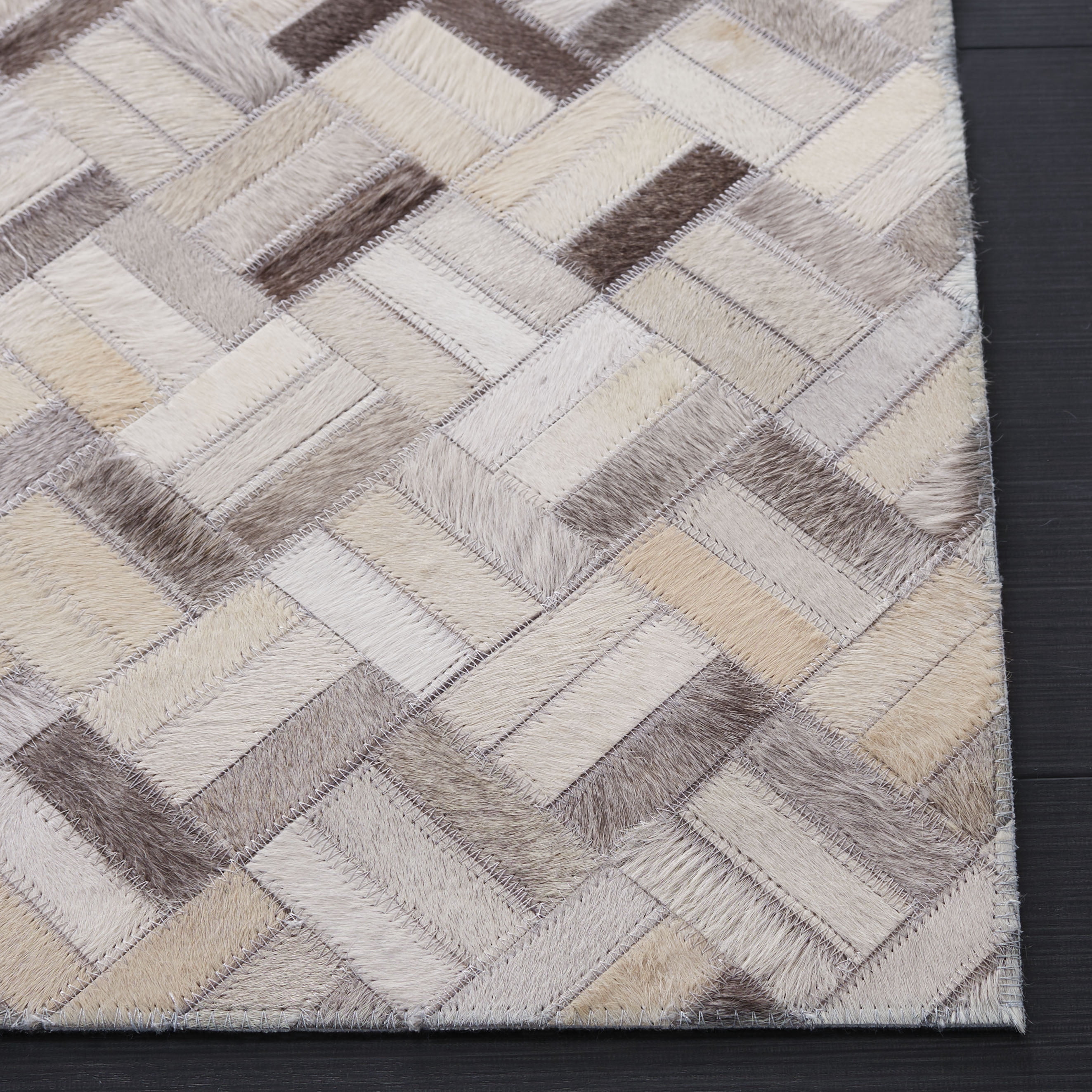 SAFAVIEH Studio Leather Scott Geometric Area Rug, Black/Grey, 4' x 6'