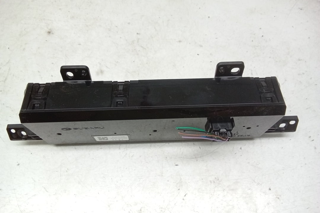 Pre-Owned 23 2023 Subaru XV Information Display Screen Clock and Temperature OEM - Verify Specific Vehicle Fitment In Description - (Good)