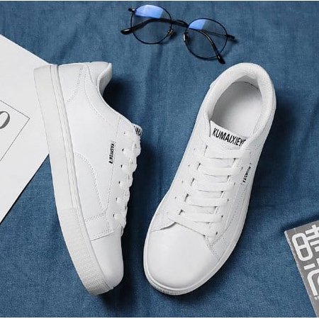 

Men s White Casual Sports Shoes Light Comfortable Non Slip Skateshoes Breathable Sneakers Walking Low-Top Daily Wear