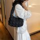 thumbnail image 4 of Bolso Mujer Acolchado Tote Ligero Puffer Suave Acolchado Hombro Negro, 4 of 7