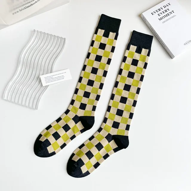 Fashionable and Personalized Korean Versatile Retro Slim Calf Knee Length Socks 3 EU35-40