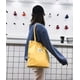 thumbnail image 2 of Bolso bandolera de terciopelo, bandolera, bolso de mano para niña, mujer, bolso de mensajero de un solo hombro, accesorio de viaje, amarillo Methold AP000793-01, 2 of 7