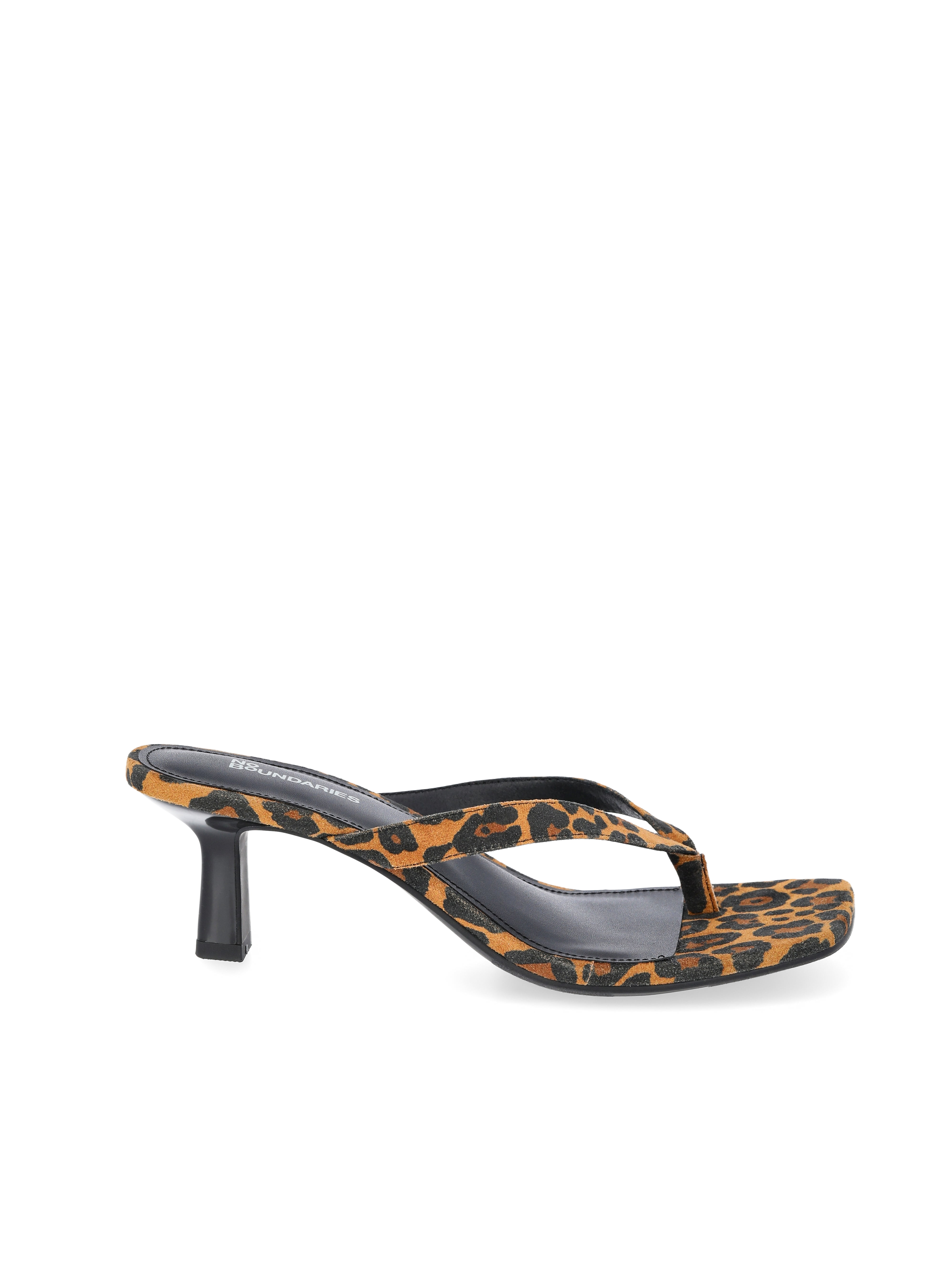 No Boundaries Kitten Heel Thong Sandals, Women’s