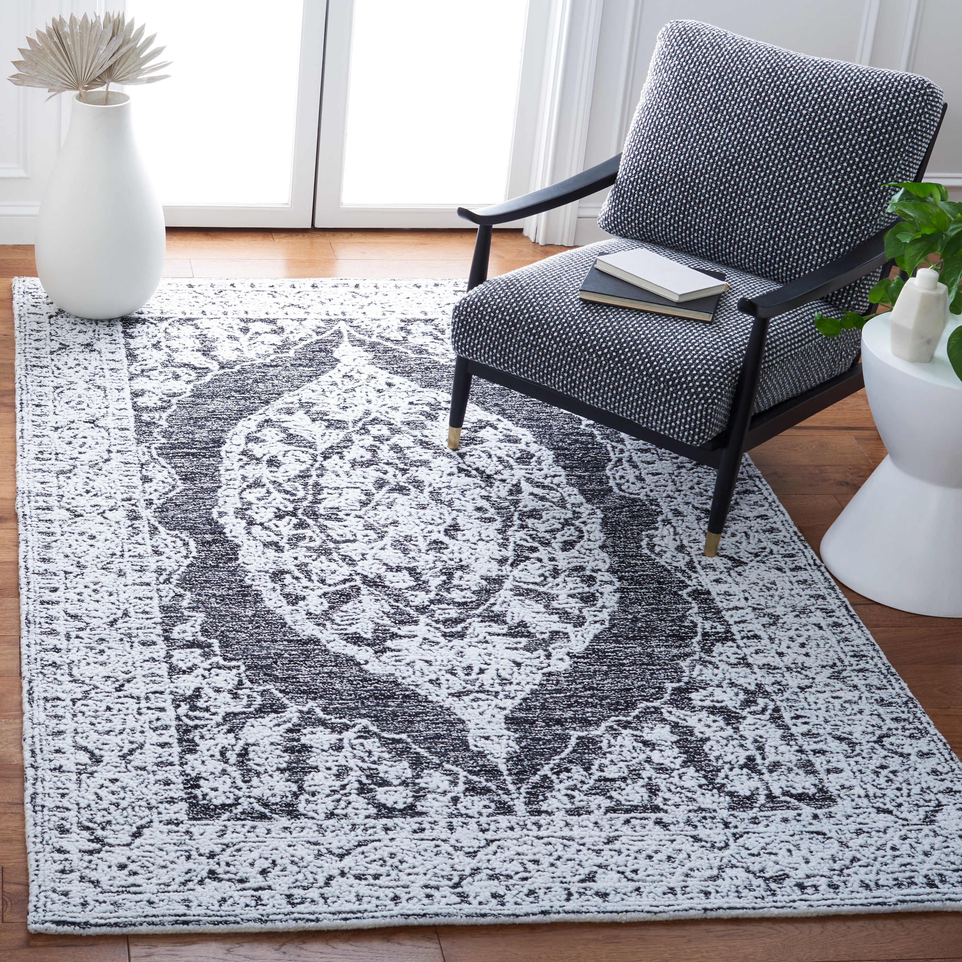 SAFAVIEH Metro Landon Medallion Area Rug, Ivory/Black, 8' x 10'