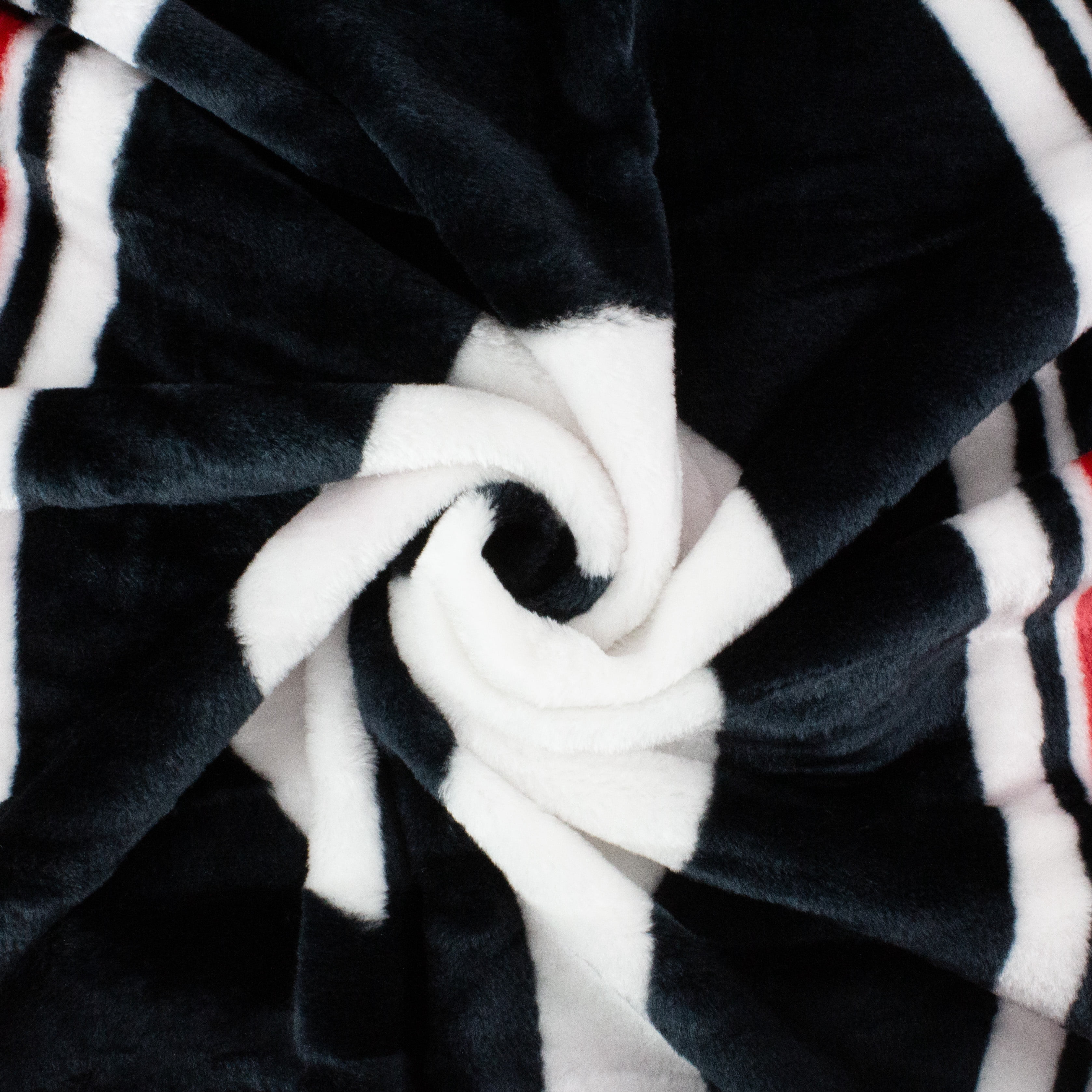 College Covers Everything Comfy Georgia Bulldogs Soft Raschel Throw Blanket, 60" x 50"