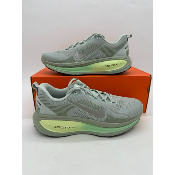 Nike Vomero 18 Men's Size 7 Women's size 8.5 Grey Green Running Shoes HM6803 002