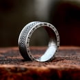 thumbnail image 2 of Anillo de acero inoxidable con nudo celta para hombre, anillo de acero de titanio con letras simples a la moda, 2 of 5