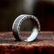 thumbnail image 3 of Anillo de acero inoxidable con nudo celta para hombre, anillo de acero de titanio con letras simples a la moda, 3 of 5