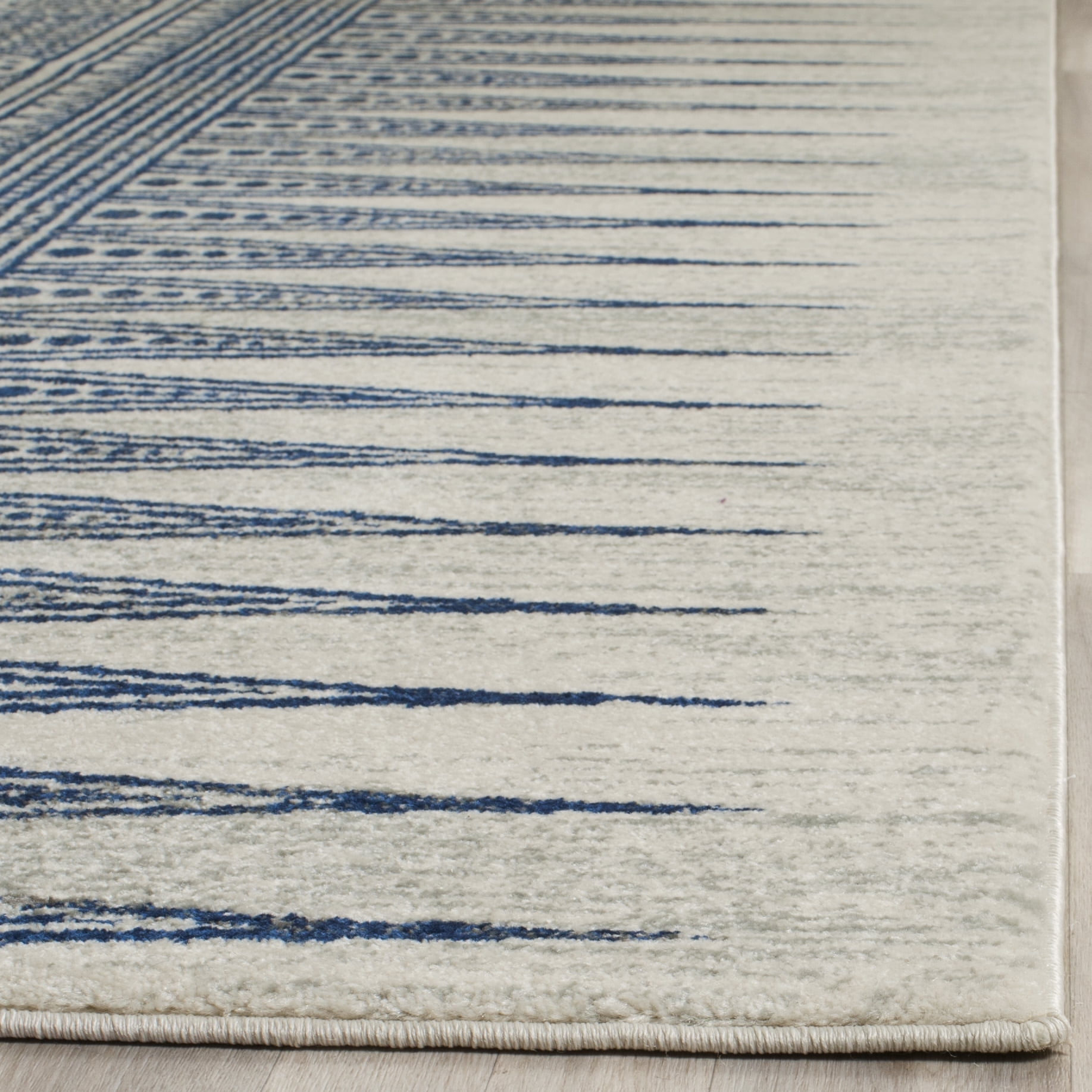 SAFAVIEH Evoke Keisha Abstract Area Rug, Ivory/Blue, 4' x 6'