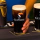 thumbnail image 3 of Vaso de pinta Guinness Standing Toucan, 590 ml, producto oficial, 3 of 4