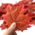 thumbnail image 2 of 100 hojas artificiales de seda otoñal para decoración de bodas y jardines. Rosa roja, 2 of 7