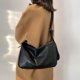 thumbnail image 3 of Bolso de hombro de gran capacidad, bolso cruzado de PU para estudiantes, bolso de viaje, bolso de mensajero de estilo retro, bolso grande, 3 of 6