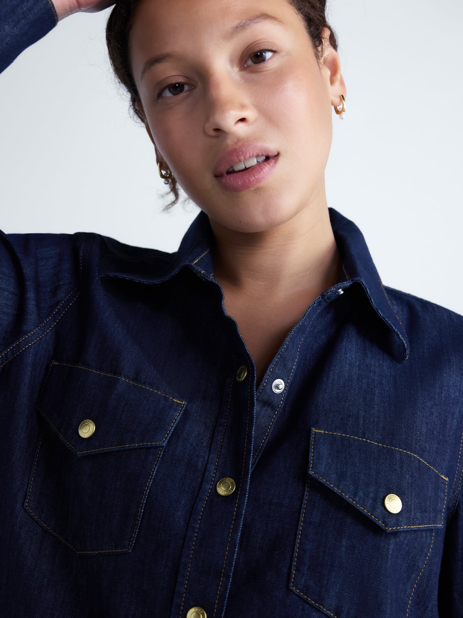 Free Assembly Women's and Women's Plus Chambray Shirt with Long Sleeves, Sizes XS-4X
