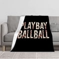 thumbnail image 1 of Couverture en Flanelle Douce et Chaude Durable - Design Confortable à Thème Sportif avec Lettres Blanches Audacieuses et Coutures Rouges Parfait pour Canapé et Voyage, 1 of 5