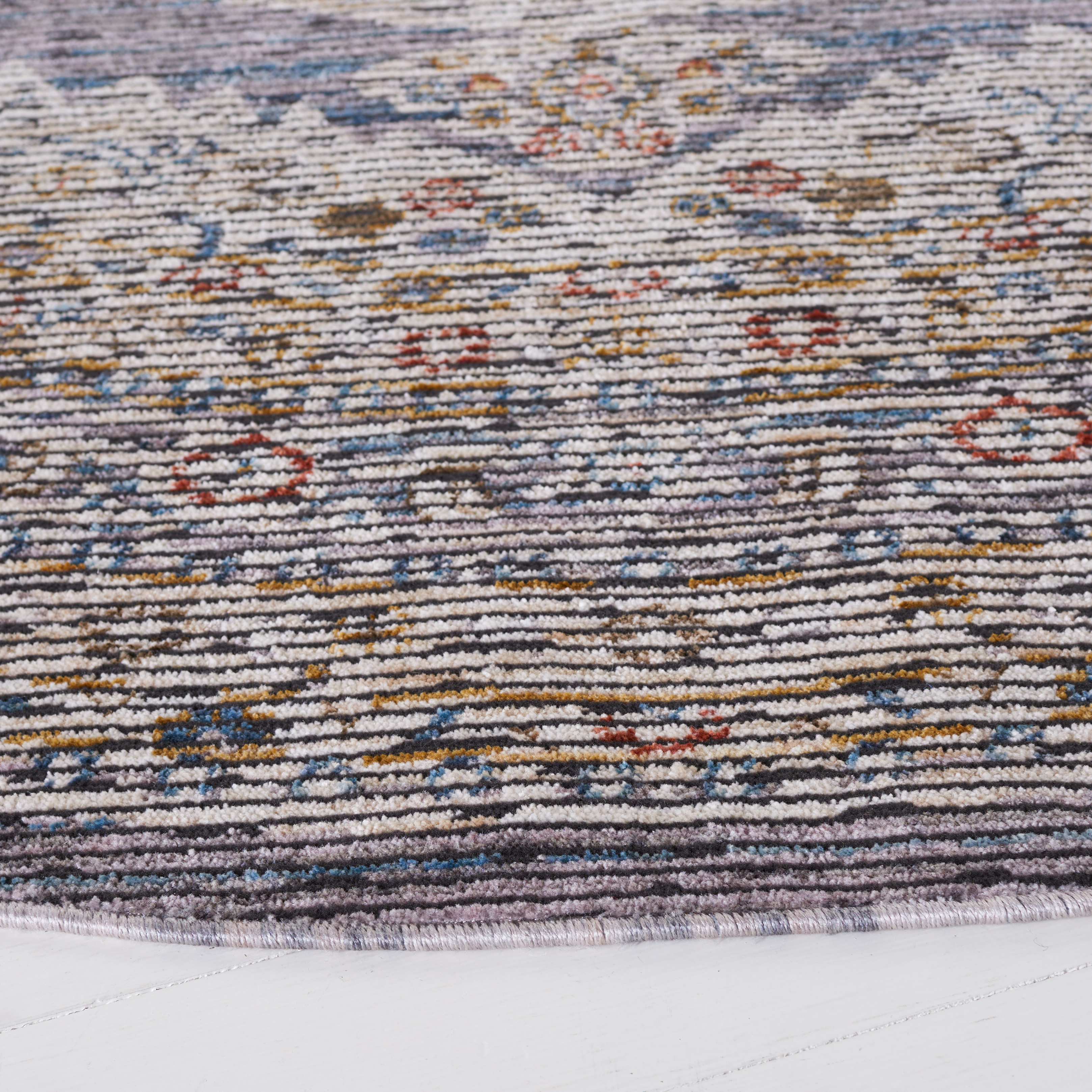 SAFAVIEH Sierra Isidora Medallion Area Rug, Ivory/Grey, 6' x 6' Round