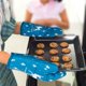 thumbnail image 3 of Manoplas para horno, agarraderas, manoplas para horno, manoplas para horno, manoplas para horno, manoplas para horno, manoplas para horno resistentes al calor, juego de 2 (azul). Afortunado Sencillez, 3 of 3