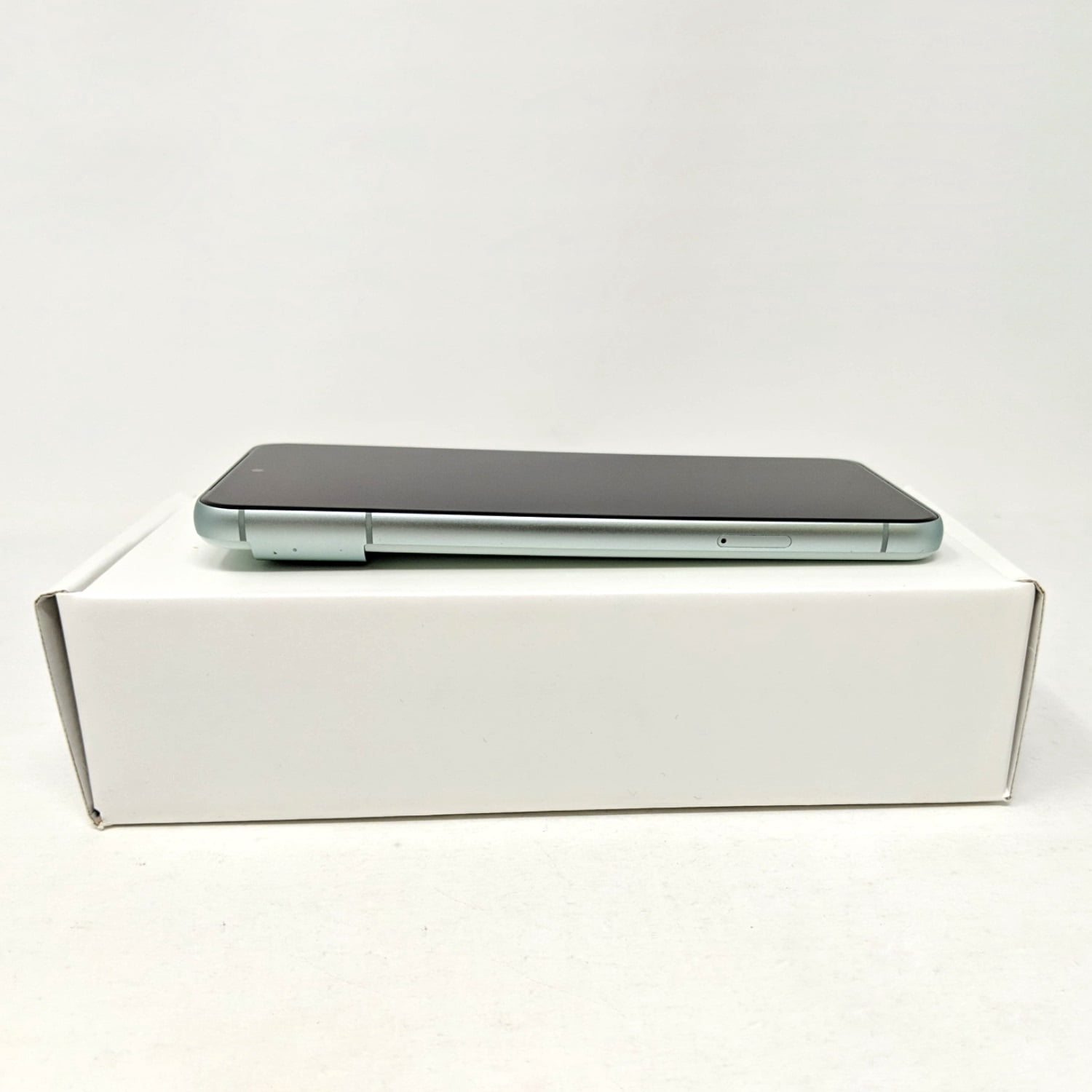 Pre-Owned Google Pixel 8 5G 128GB G9BQD Factory Unlocked 6.2" 8GB RAM 50MP Smartphone - Mint