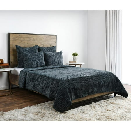 Dimitry 100% Rayon Velvet Bay Green King Quilt by Kosas Home