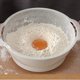 thumbnail image 1 of Colador de Harina de Cocina, Tamiz de Azúcar Semiautomático de Mano, Agitador de Polvo, Herramienta para Hornear en la Cocina Que Ahorra Espacio S, 1 of 5