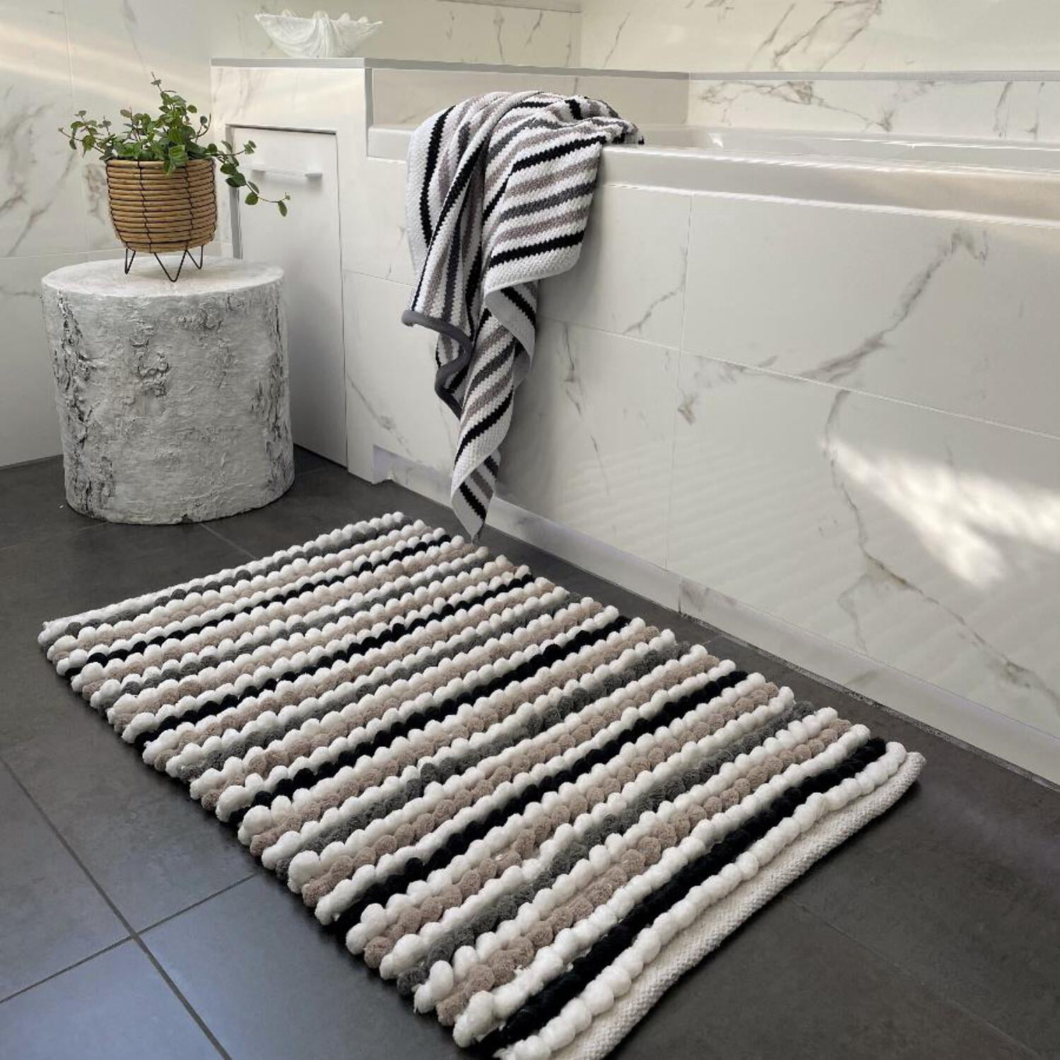 Chunky Bobble Bath Mat in California Stripe