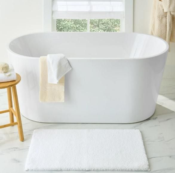 Tapis de bain ultra doux en polyester Better Homes & Gardens, 20 x 34 po, Blanc Arctique procure une sensation moelleuse et confortable