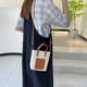 thumbnail image 4 of Bolso de hombro informal para mujer | Bolso bandolera ajustable para el trabajo y viajes | Bolso de piel sintética con bolsillos para teléfono y cartera | Marrón, blanco, negro y caqui, 4 of 6