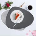 thumbnail image 3 of Juegos de 4 manteles individuales y posavasos de piel sintética, 4 manteles individuales y 4 posavasos para mesa de comedor (gris/gris plateado) brillar Electrónica, 3 of 5