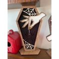 thumbnail image 3 of 3 piezas de decoración de letreros de madera de ataúd de mano de bruja de Halloween, decoración de placa espeluznante gótica de terror para la pared del hogar, mesa, regalo de fiesta del día de Halloween (estilo clásico) ER, 3 of 5