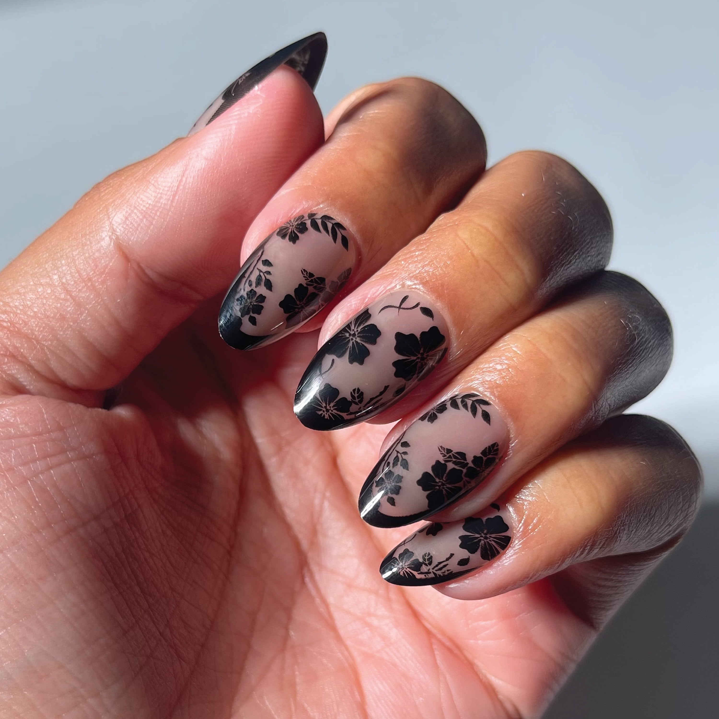 Salon Perfect Artificial Fake Press On Nails, 510 Modern Nostalgia, Black French, Short Almond, File, Glue, and Prep Pad Included, 30 Nails