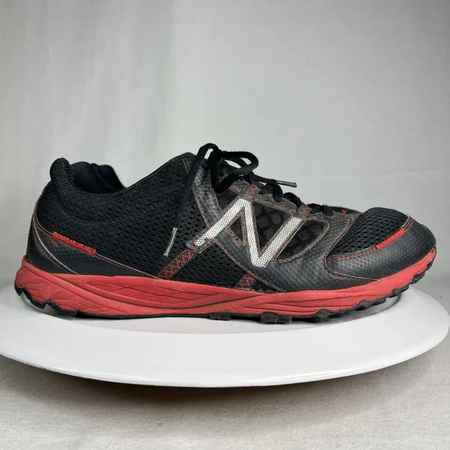 New Balance Sneaker Shoes Men’s 13 Lace Up Low Top 310 Trail Running Black Red