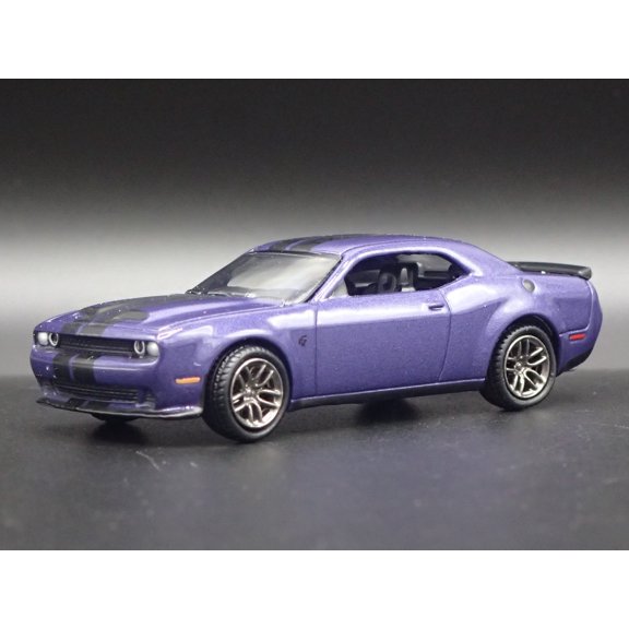 (Open Box) 2019 19 DODGE CHALLENGER SRT HELLCAT REDEYE 1/64 SCALE DIORAMA DIECAST MODEL CAR