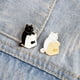 thumbnail image 2 of Bonitos alfileres de esmalte de gatos blancos y negros, broche de bolsa de pescado seco, insignias de animales de dibujos animados, Pin de solapa vaquero, regalo de joyería para niños, mejores amigos Dengxun unisex, 2 of 2